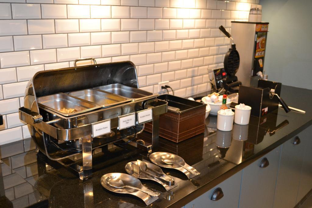 Country & By Radisson - St Paul Hotel 3*