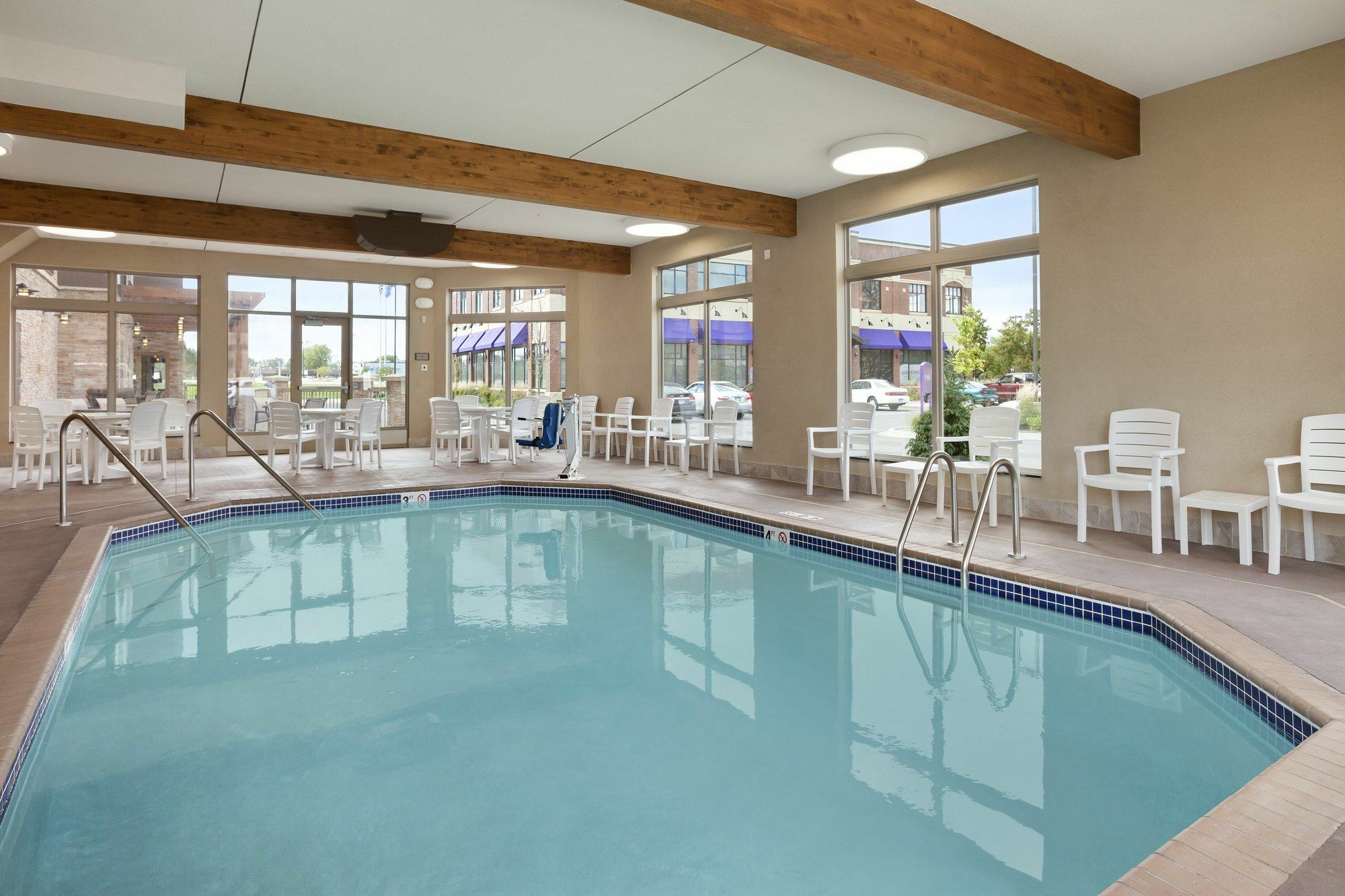 Country & By Radisson - St Paul